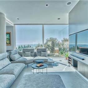 6 bedroom villa with pool and roof terrace, Sveti Stefan, sleeps 12